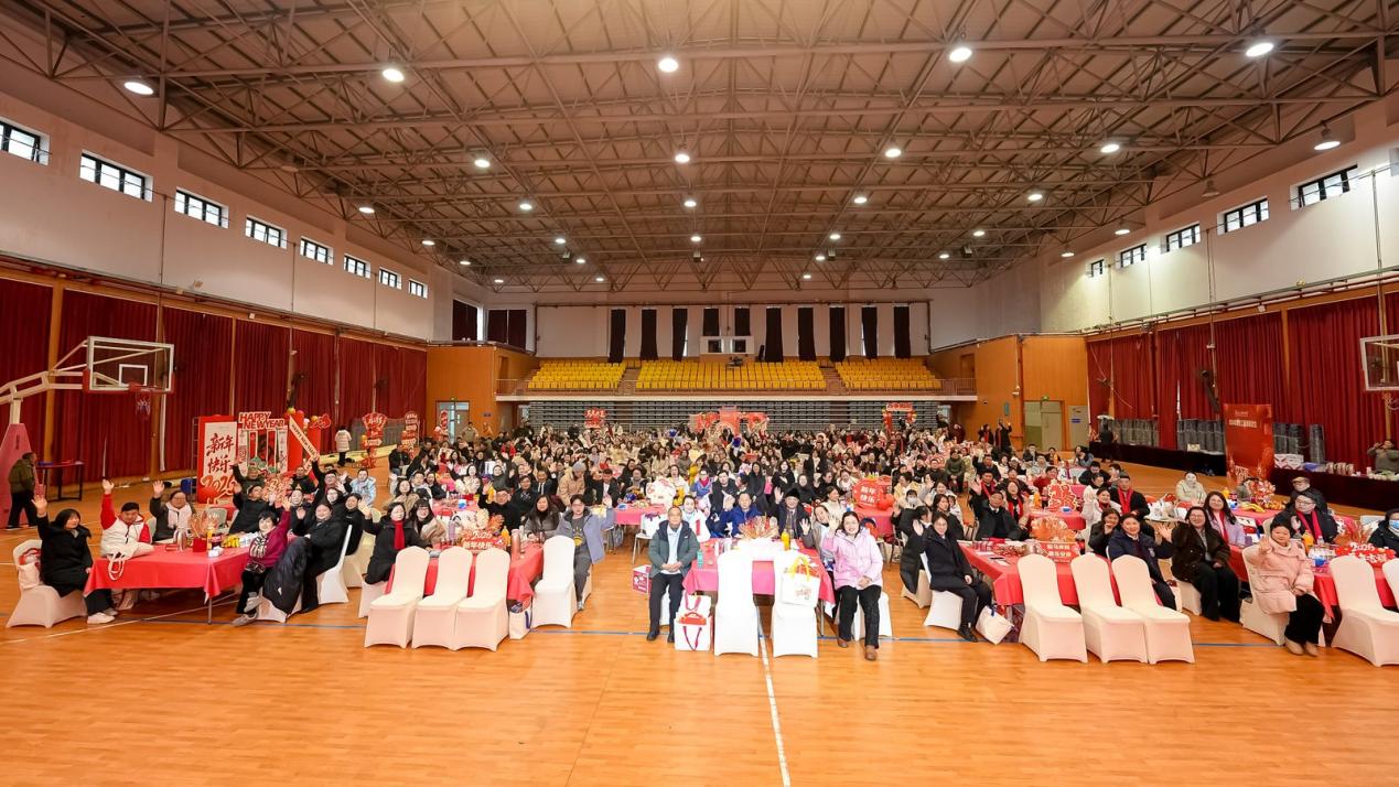 騏驥奔騰新征程 匠心筑夢(mèng)啟新篇——上海工商職業(yè)技術(shù)學(xué)院2026年教職工新春聯(lián)歡會(huì)成功舉辦